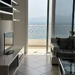 Tini Sea View *