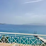 Tini Sea View *