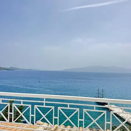 Tini Sea View *