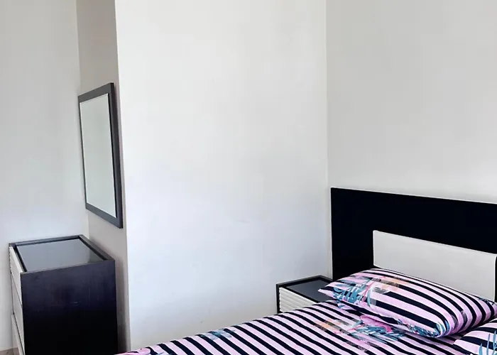 Tini Sea View Apartman *