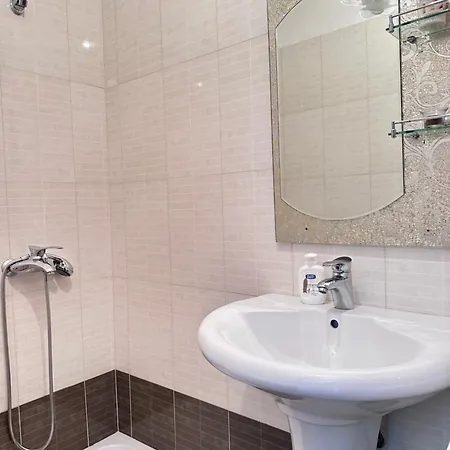 Апартаменты Tini Sea View *