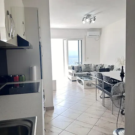 Tini Sea View Apartament Saranda