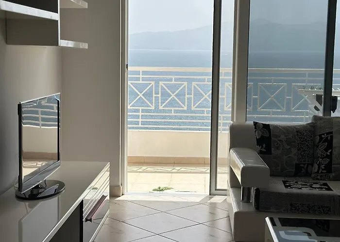 Tini Sea View *