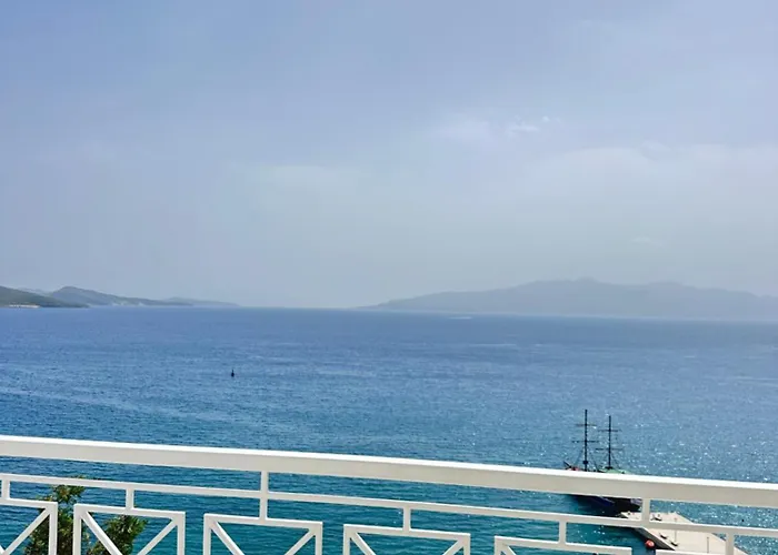 Tini Sea View *